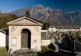 20071104_133906 Cimitero di S.Pietro e pizzo di Prata.jpg